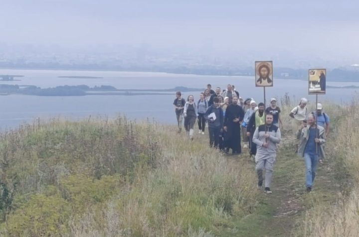 Паломники прошли по тропе Макария от Верхнего Услона до Макарьевского монастыря