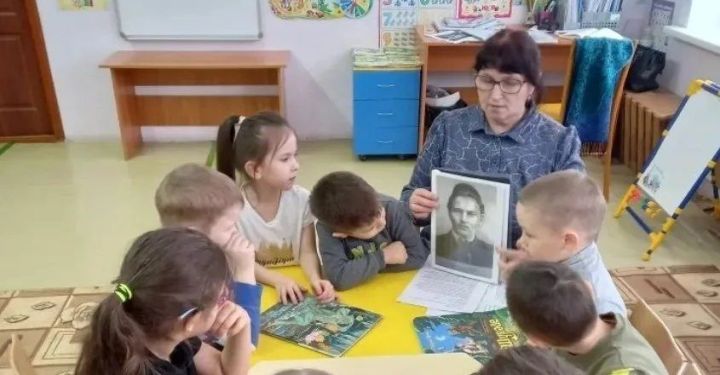 Октябрьский балалары Габдулла Тукайның әкияти дөньясында булдылар