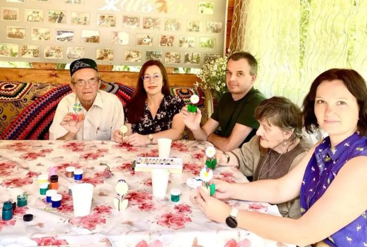 Интернат-йортта бәйрәм тарихы белән таныштылар