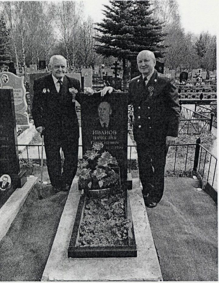 Прокурор Верхнеуслонского района посетил могилу коллеги, ветерана войны