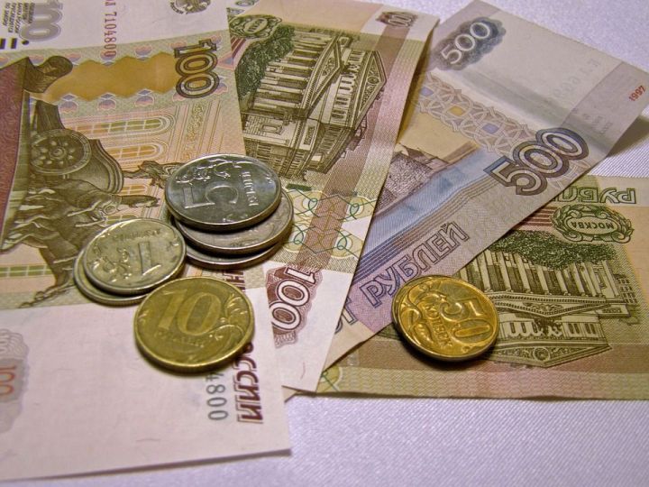 Кому добавят к пенсии по 1400 рублей?