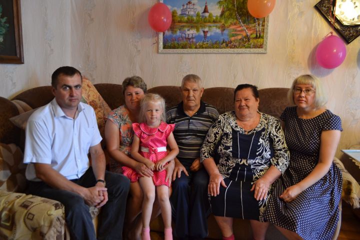 Супруги Лавонины из Татарского Бурнашева Верхнеуслонского района отметили 55 лет совместной жизни