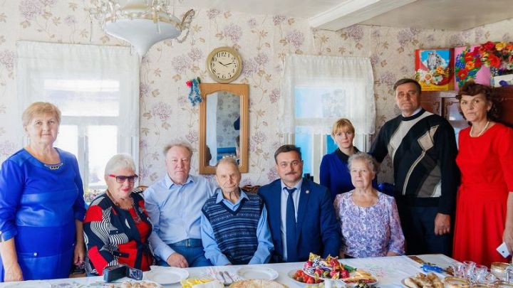 90-лет отметил труженик тыла  Александр Чурбанов из Майдан