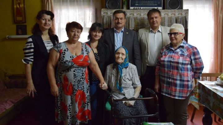 Евдокия Романова из Верхнеуслонского района отметила 90-летний юбилей со дня рождения