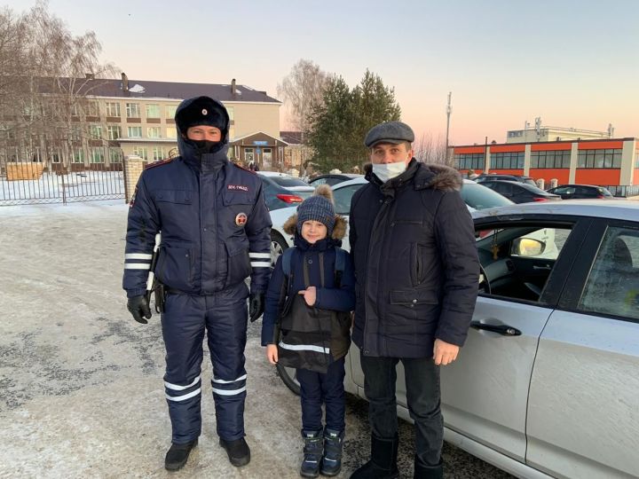 В Верхнеуслонском районе прошла акция ГИБДД "Стань заметней!"