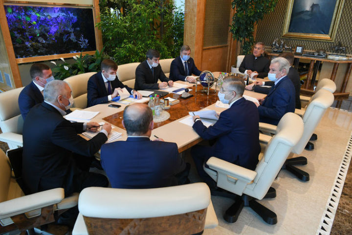Президент Татарстана провел совещание по вопросу строительства трассы М12