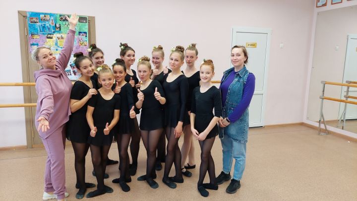 Участники хореографического коллектива «Задоринки» сдали выпускной экзамен