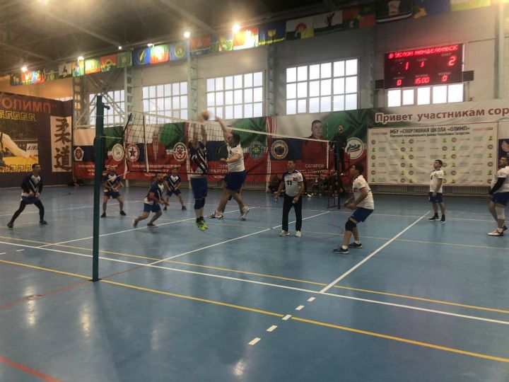 Верхнеуслонские спортсмены приняли участие в соревнованиях по волейболу среди муниципальных служащих
