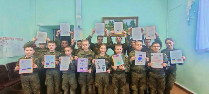 В Камско-Устьинском районе кадеты написали письма военным, принимающим участие в спецоперации на территории Украины