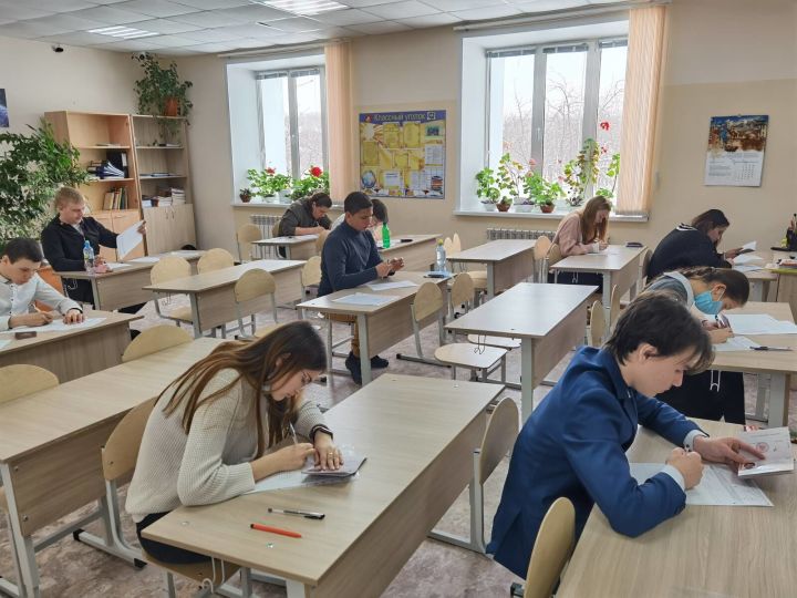 Школьники Верхнеуслонского района написали пробный экзамен по математике