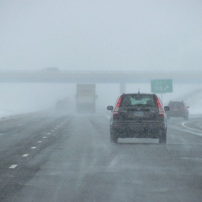 ГИБДД предупреждает о метели и снежных заносах на дорогах