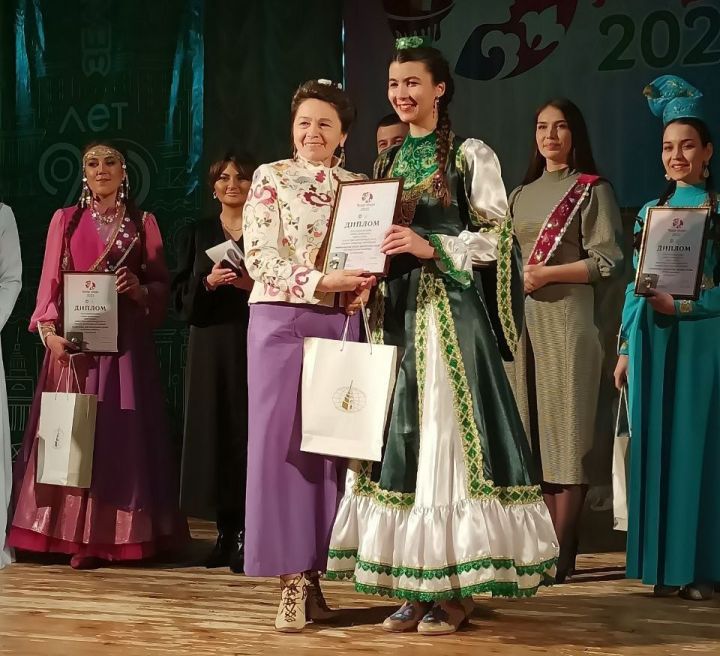 Зиля Мингазова приняла участие в конкурсе красоты, таланта и национальных традиций