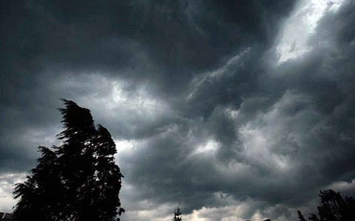 Дожди и грозы с усилением ветра: синоптики рассказали о погоде в воскресенье