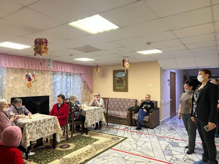 Верхнеуслонский Дом-интернат для престарелых и инвалидов посетила Наталья Бутаева