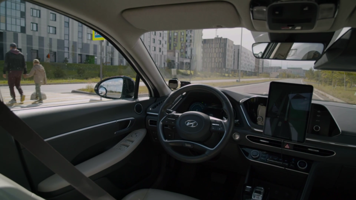 В Иннополисе беспилотный автомобиль впервые проехал по городу без водителя-испытателя