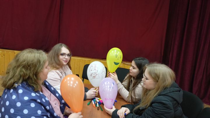 Кильдеевским подросткам показали «Страну Веселяндию»