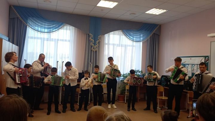 В Детской школе искусств состоялся отчетный концерт учеников Виктора и Ольги Киреевых