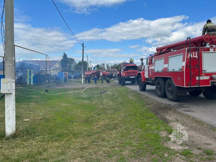 Рустам Минниханов поручил главам районов провести подворовой обход