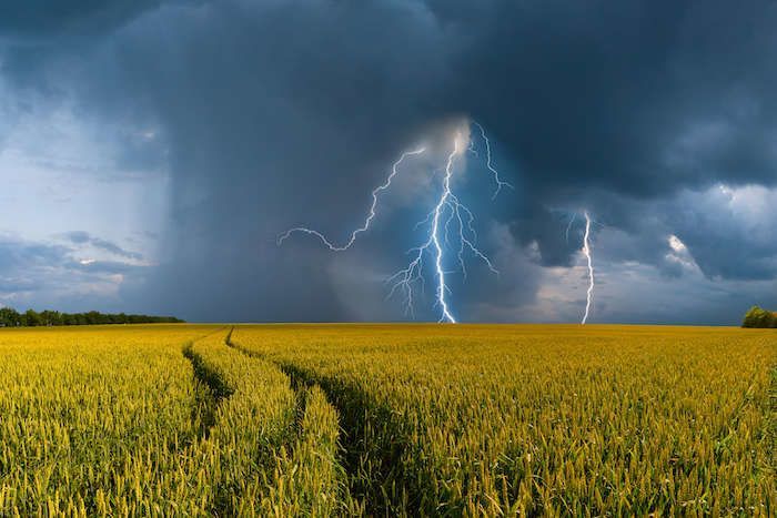 В последний день июля на Татарстан вновь обрушатся грозы, град и сильный ветер