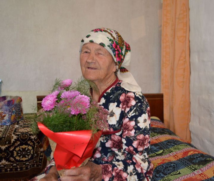 Старейшая жительница Юматова отметила красивый юбилей