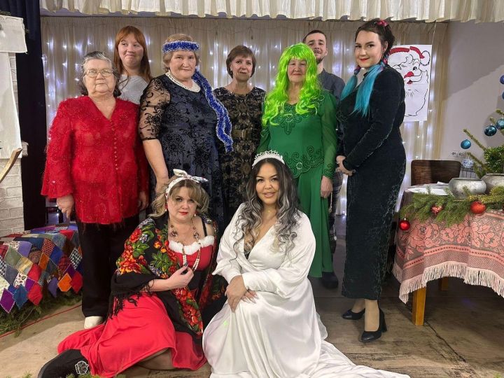 В Набережных Морквашах сельчан пригласили на новогодний спектакль