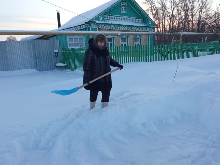 Социаль хезмәткәрләр үзләренең тәрбияләнүчеләренә сәламәтлекләрен ныгытырга гына түгел, көнкүреш тормышта дә ярдәм итәләр