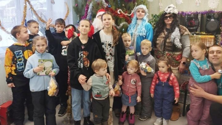 В Соболевском сельском доме культуры прошла детская рождественская ёлка