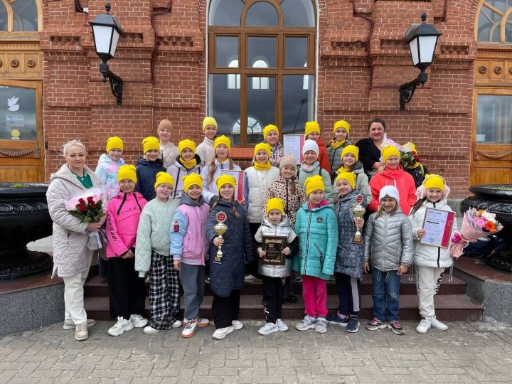 «Акварель» из Верхнего Услона стала обладателем Гран-при конкурса «Мосты над Невой»