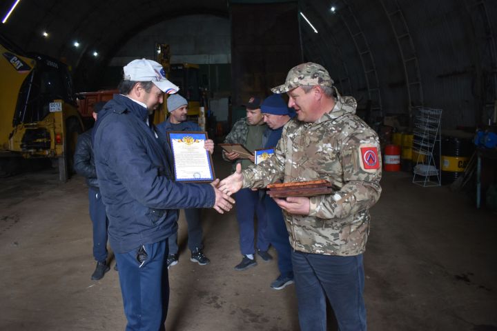 В Верхнем Услоне «Гараж» помогает Героям