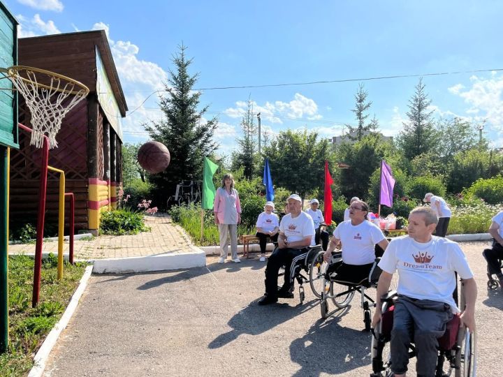 В Верхнеуслонском Доме-интернате прошел спортивный праздник «Моя Родина - Россия»