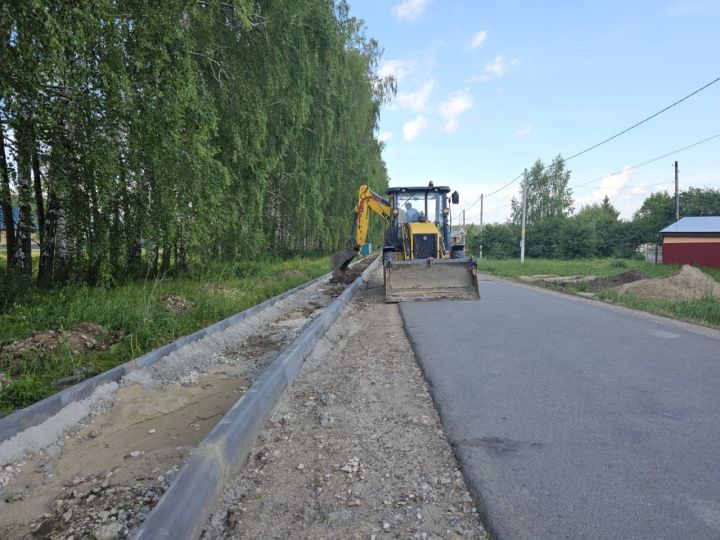 В Верхнем Услоне строительство нового тротуара вышло на финишную прямую