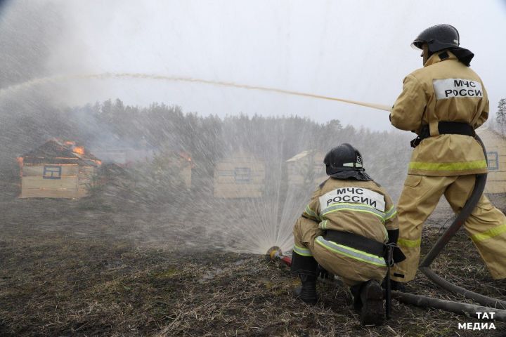 В Верхнеуслонском районе огнем уничтожены жилой дом и баня