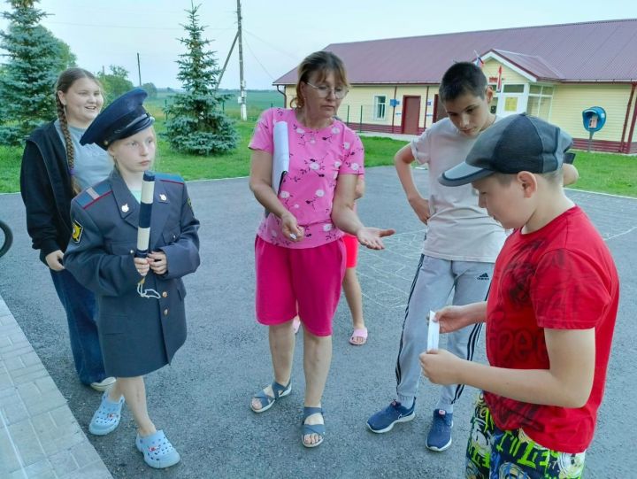 В Кильдееве к Дню ГАИ прошла игровая программа