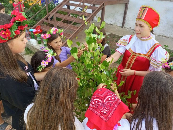 Иван Купала в Октябрьском: традиции и веселье