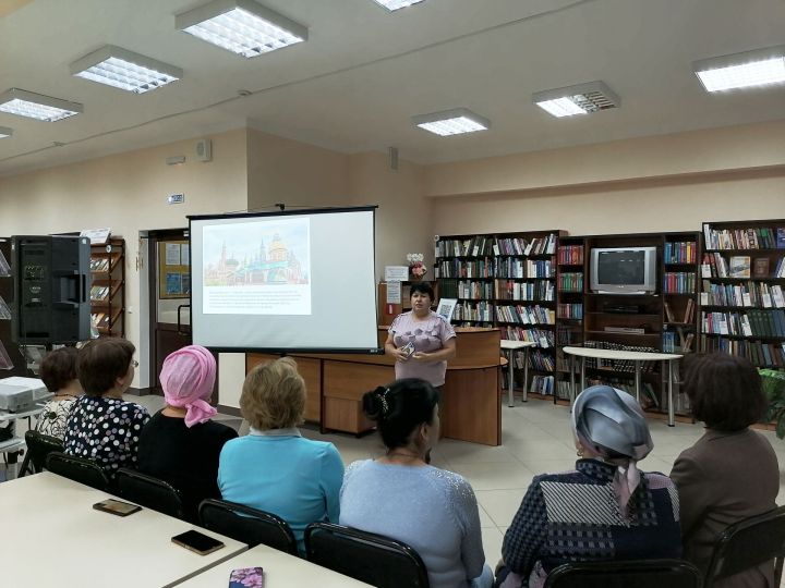 Литературная гостиная к 85-летию Ильдара Ханова прошла в библиотеке