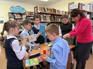 Введенка Бистәсе балалары китапларга яңа тормыш бүләк итте