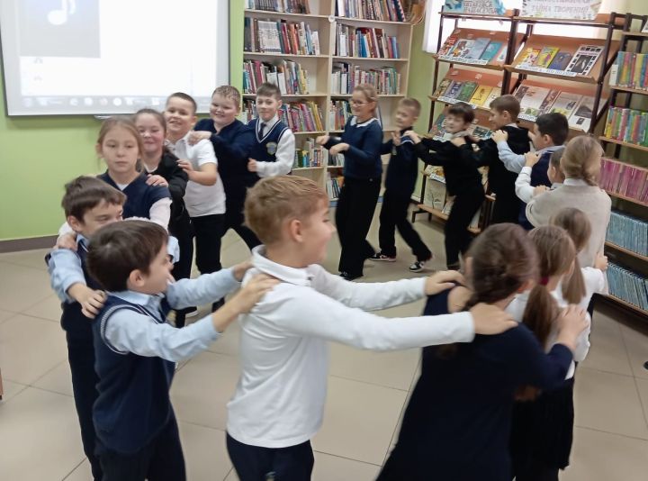 Балалар китапханәсендә сәламләү көне узды