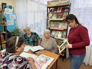 Введенка Бистәсендә Әниләр көненә әдәби чара узды