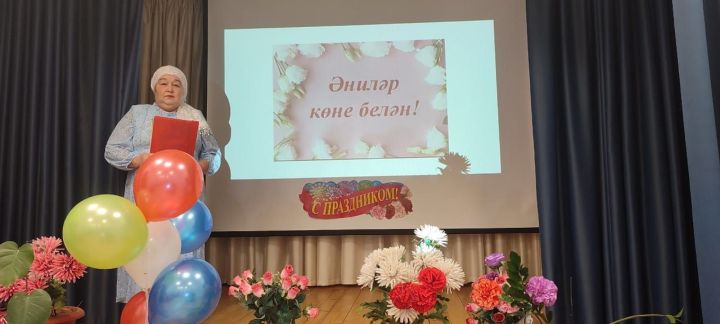 Бакча Сарайда әниләрне көтелмәгән форматта котладылар