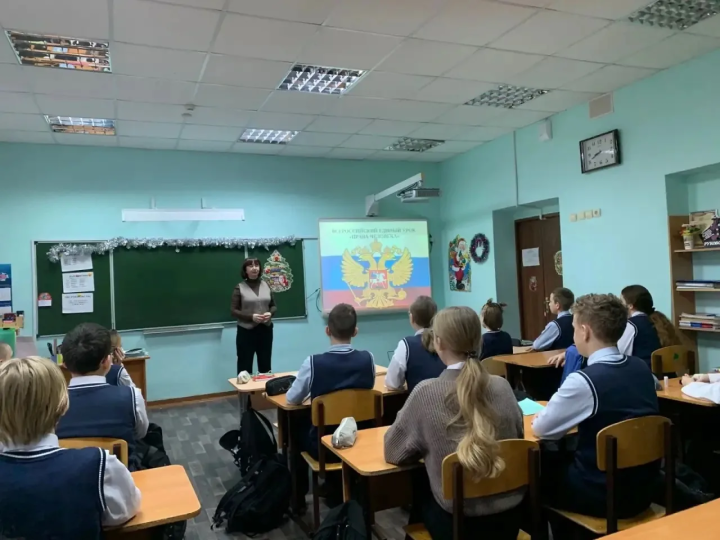 Макыл мәктәбендә илнең төп кануны белән таныштылар
