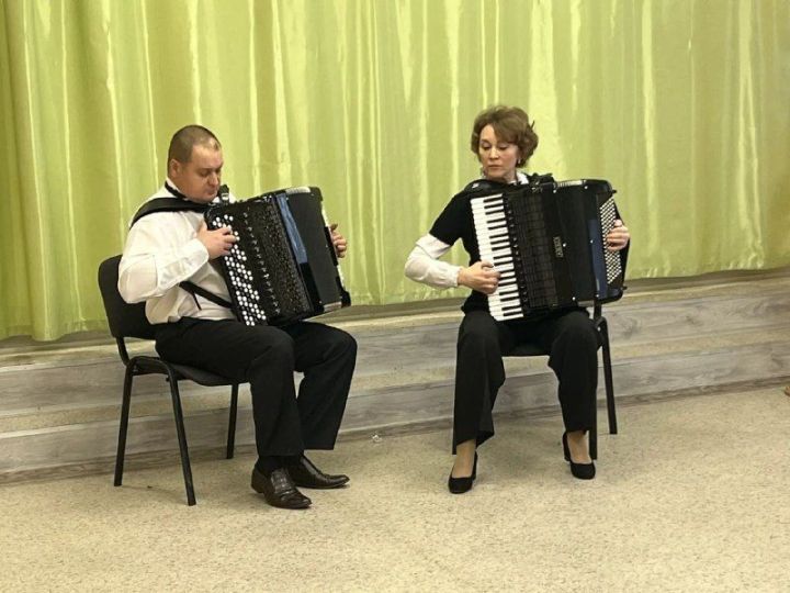 «Чудо-баян»: как супруги Киреевы открывают школьникам мир народных инструментов
