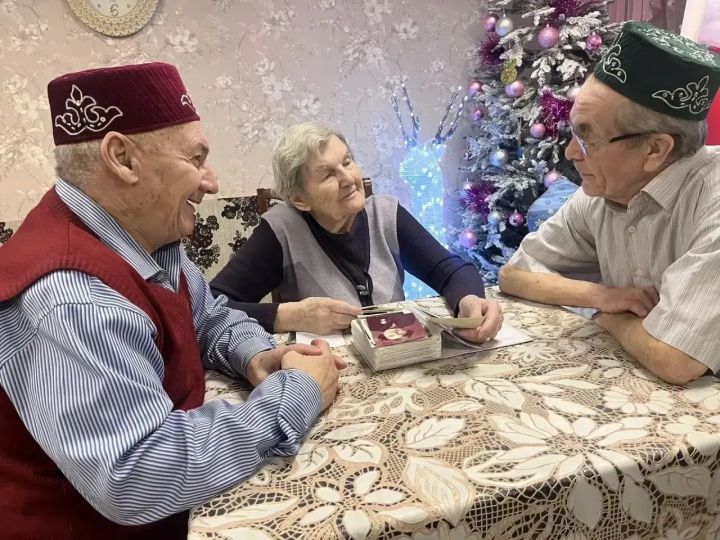 Верхнеуслонский дом-интернат провел день воспоминаний для юбиляра