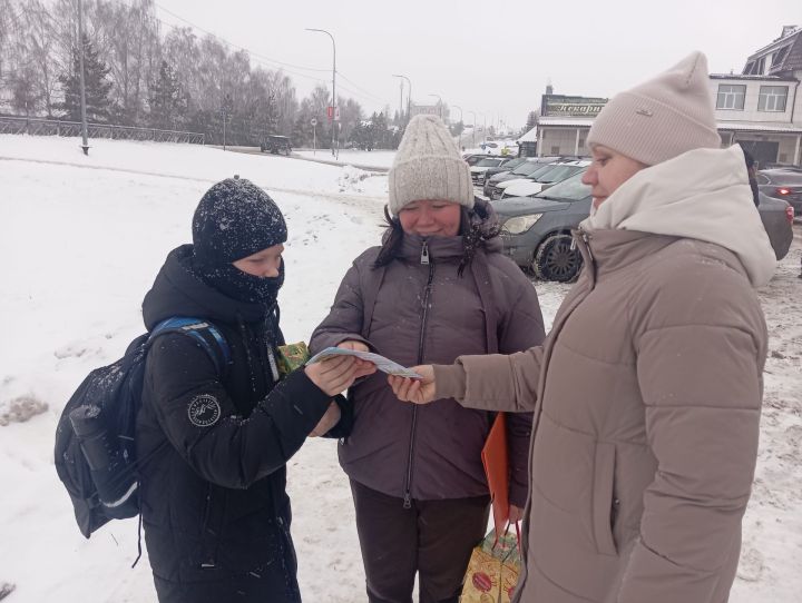 Верхнеуслонская детская библиотека поздравила многодетные семьи с праздником