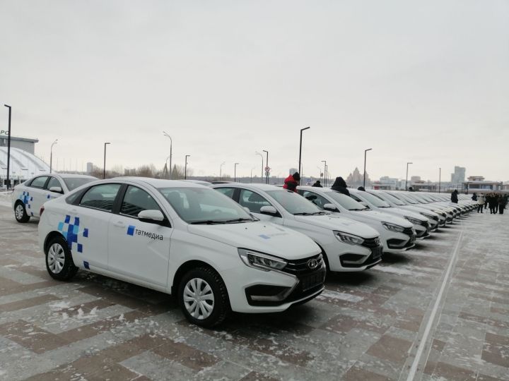 Редакция «Волжской нови» получила новый служебный автомобиль