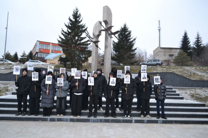 В Верхнем Услоне прошел митинг в честь Героев Отечества