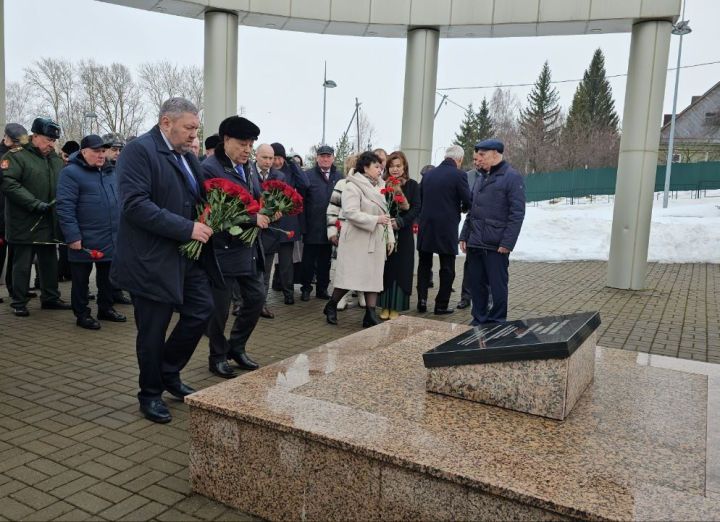 В Верхнем Услоне проходит выездное заседание Президиума Госсовета РТ