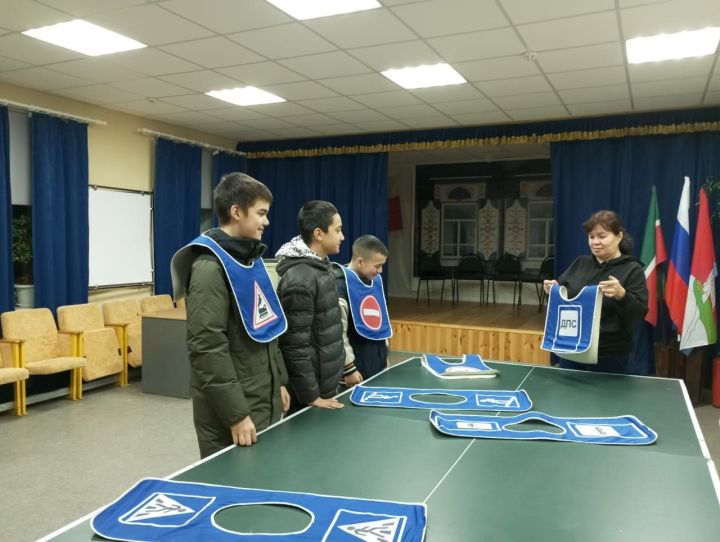 Мәмәтхуҗада юл хәрәкәте билгеләренә игътибар бирәләр