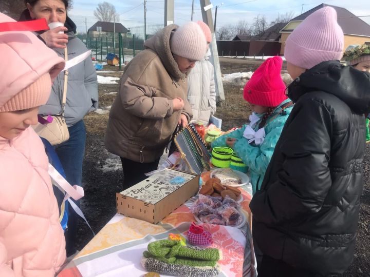 Бистә бәйрәменә әверелгән мәктәп ярминкәсе