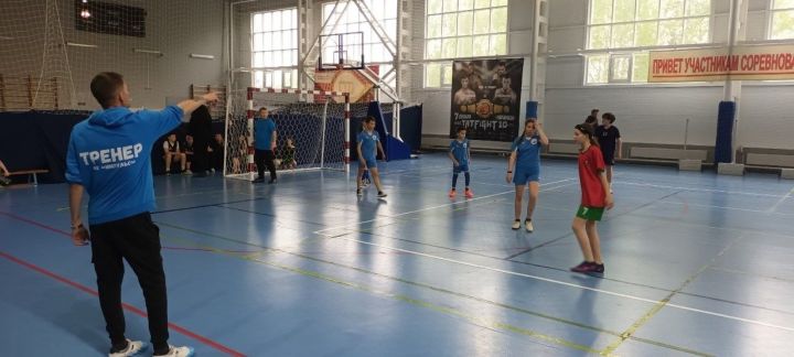 В Верхнем Услоне провели футбольный турнир в честь 80-летия Великой Победы