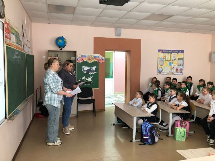 Гимназия укучылары зооволонтерлар белән очрашты